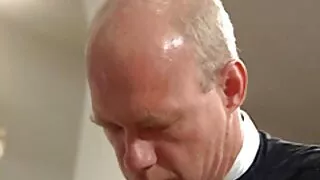 Mascat sclave Zorro dă sex oral pe porno cu femei cu floci cameră.