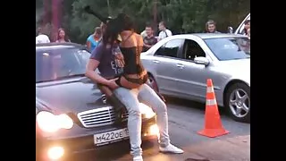 Ian Scott o ia pe soția zveltă a unui tovarăș în porno cu femei batrane baie.