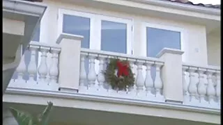 Bărbatul a trezit-o pe fată filme porno cu femei cu sâni mari să o tragă în sus.
