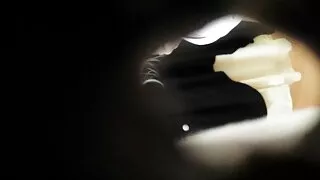 Prăjiți un mulat Creț în bucătărie. femei grase care se fute Flatat de pizda altcuiva.