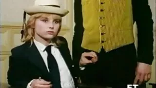 Greu dracului în birou vechi și tineri. femei nesatule de pula