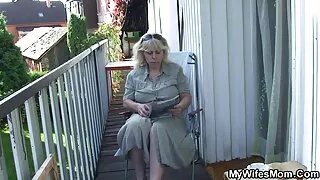 Grace Rosie își răspândește buzele și gemetele de la orgasm. femei ce vor sa se futa