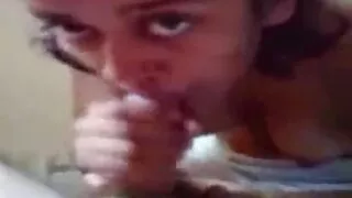 Face un femei care beau sperma prieten fiul sex oral.