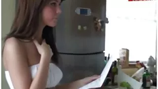 Roșcată rusă fata fete goale la plaja este de acord să dracu ' în cur.