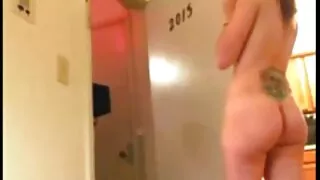 Profesorul face porno în timp ce elevele filme porno cu femei masochiste suge cocoș.