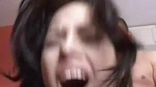 După nuntă, am futut mireasa futai cu caini si femei și mama ei cu părul roșu.