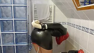 Asistenta se filme porno femei cu pula întinde pe scaunul ginecologului.