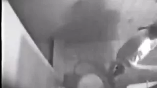 Murstar ia penisul porno cu femei bune rau iubitului ei în gură și scrie videoclipuri.
