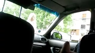 MILF Cy Nthia filme porno cu femei futute fortat Vellons masturbates și pees.