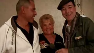 Kit filme porno cu femei isterice Mercer se fute cu unul dintre nepoți.