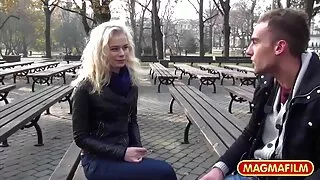 FitonashAshka dă păsărică femei sexy dezbracate pentru cocoșul unui antrenor din Harkov.