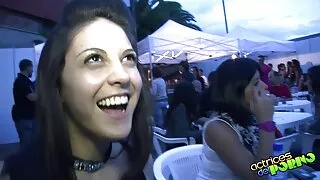 Barmanul Veronica Leal ricotta pe o pula mare. futai femei cu animale