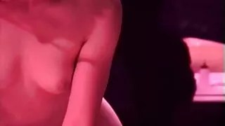 M-am trezit cu un cocoș în păsărică. femei mature film