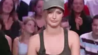Un muncitor din Franța este de acord să filme porno femei grase facă sex imediat.